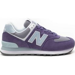 Fioletowe Sneakersy New Balance WL574WNC. Fioletowe sneakersy damskie Molly.pl, z zamszu. Za 349,00 zł.