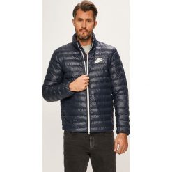 Nike Sportswear - Kurtka. Niebieskie płaszcze męskie Nike Sportswear, s, bez wzorów, z poliesteru, krótkie, bez kaptura. W wyprzedaży za 469,90 zł.