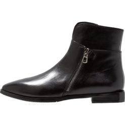 Everybody Botki delice nero. Czarne botki damskie marki Everybody, ze skóry, klasyczne, bez obcasa, bez zapięcia. Za 829,00 zł.