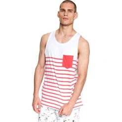 T-shirt bez rękawów w paski. Białe t-shirty męskie Top Secret, na zimę, m, w paski, z bawełny, eleganckie, bez kołnierzyka. W wyprzedaży za 19,99 zł.