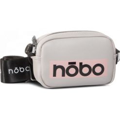 Torebka NOBO - NBAG-I3600-C019 Szary. Szare listonoszki damskie Nobo, z aplikacjami, ze skóry ekologicznej, zdobione, bez dodatków. W wyprzedaży za 139,00 zł.