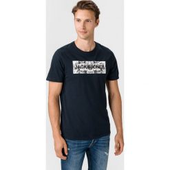Jack & Jones Corinne Koszulka Niebieski. Niebieskie podkoszulki męskie Jack & Jones, s, z nadrukiem, z bawełny, bez kołnierzyka, krótkie. Za 80,95 zł.