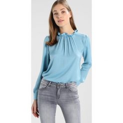 Bluzki damskie: Banana Republic FLUTED NECK SOLID Bluzka light blue