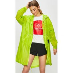 Calvin Klein Performance - Kurtka. Zielone kurtki damskie Calvin Klein Performance, s, bez wzorów, z tkaniny, długie. W wyprzedaży za 479,90 zł.