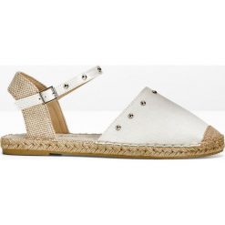 Espadryle z ćwiekami bonprix srebrny. Szare espadryle damskie bonprix, w paski, bez obcasa. Za 59,99 zł.