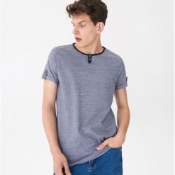 T-shirt z guzikami - Niebieski. Niebieskie t-shirty męskie House, s, bez wzorów, bez kołnierzyka. Za 39,99 zł.