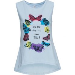 Shirt z nadrukiem bonprix lodowy niebieski. Niebieskie koszulki damskie bonprix, z nadrukiem, z asymetrycznym kołnierzem. Za 37,99 zł.