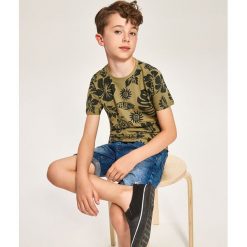 T-shirt z nadrukiem - Khaki. Brązowe t-shirty damskie Reserved, s, z nadrukiem, bez kołnierzyka. Za 29,99 zł.