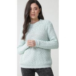 Miętowy Sweter Eiliyah. Zielone swetry damskie Born2be, uniwersalny, w paski, z dzianiny, z długim rękawem, długie, bez kaptura. Za 69,99 zł.