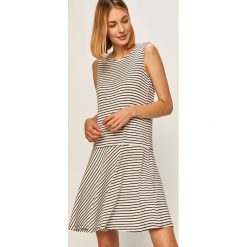 Answear - Sukienka Answear Lab. Białe sukienki damskie ANSWEAR, na co dzień, s, bez wzorów, z elastanu, casualowe, z okrągłym kołnierzem, bez rękawów, mini, proste. Za 119,90 zł.