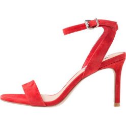Steve Madden FAITH Sandały na obcasie red. Czerwone sandały damskie Steve Madden, z materiału, na obcasie. Za 379,00 zł.