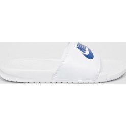 Nike Sportswear - Klapki. Czarne kapcie męskie Nike Sportswear, bez wzorów, z gumy. W wyprzedaży za 99,90 zł.