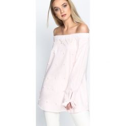 Bluzki damskie: Różowa Bluzka All In Pearls