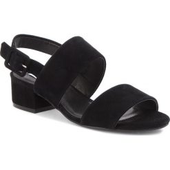 Sandały STEVE MADDEN - Sari Sandal 91000952-10004-01001 Black. Czarne klapki damskie marki Steve Madden, bez wzorów, z zamszu, bez obcasa, na obcasie. W wyprzedaży za 269,00 zł.