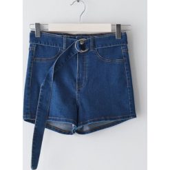 Szorty jeansowe z paskiem - Niebieski. Niebieskie szorty damskie Sinsay, bez wzorów, z jeansu. Za 39,99 zł.