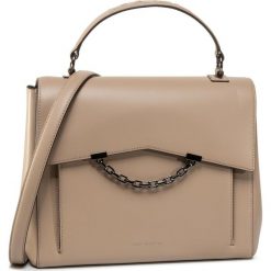 Torebka KARL LAGERFELD - 205W3065 Clay. Brązowe torebki klasyczne damskie KARL LAGERFELD, bez wzorów, ze skóry, klasyczne, bez dodatków. Za 2149,00 zł.
