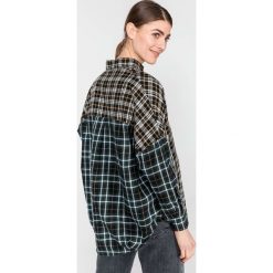 French Connection Este Koszula Zielony. Zielone bluzki damskie French Connection, s, w kratkę, z bawełny, bez kołnierzyka, z długim rękawem. Za 378,95 zł.