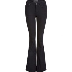Dżinsy "Crosby" - Flared fit - w kolorze czarnym. Czarne jeansy damskie Oui. W wyprzedaży za 195,95 zł.