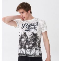 T-shirt z marmurowym printem - Kremowy. Białe t-shirty męskie House, s, bez wzorów, bez kołnierzyka. Za 49,99 zł.