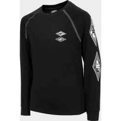 Longsleeve chłopięcy (122-164). T-shirty chłopięce bez wzorów, z dzianiny, z długim rękawem. W wyprzedaży za 29,99 zł.