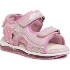 Sandały GEOX - B S.Todo G. B B020EB 0BCHI C8004 Pink. Różowe sandały dziewczęce Geox, ze skóry ekologicznej, bez zapięcia. W wyprzedaży za 209,00 zł.
