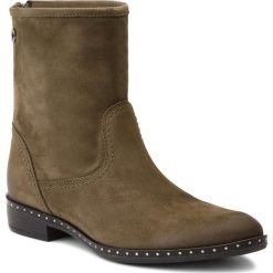 Botki CARINII - B4190 I43-000-PSK-C63. Zielone buty zimowe damskie Carinii, z materiału, na obcasie. W wyprzedaży za 219,00 zł.