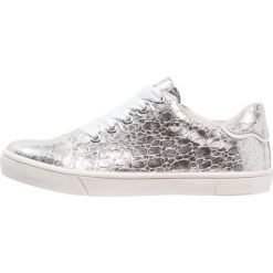 Zebra Schuhe TRENTO Tenisówki i Trampki silber/white. Szare trampki chłopięce marki Zebra Schuhe, z motywem zwierzęcym, z materiału. Za 359,00 zł.