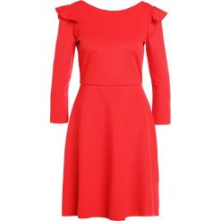 MAX&Co. PLATEA Sukienka letnia red. Czerwone sukienki damskie letnie marki MAX&Co., m, z elastanu. W wyprzedaży za 384,50 zł.