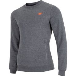 Bluza męska BLM002 - średni szary melanż. Szare bluzy męskie 4f, m, bez wzorów, z dzianiny, klasyczne, z klasycznym kołnierzykiem, bez rękawów, bez kaptura. Za 109,99 zł.