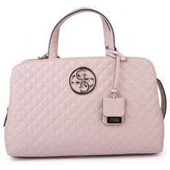 Guess torebka różowa. Różowe torebki klasyczne damskie Guess, z aplikacjami, pikowane, bez dodatków. Za 599,00 zł.