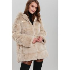 Beżowa Kurtka Movements. Brązowe kurtki sportowe damskie Renee, na zimę, xl, z haftami, z futra, długie. Za 349,99 zł.
