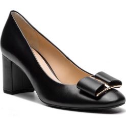 Półbuty HÖGL - 6-105080 Schwarz 0100. Czarne półbuty damskie skórzane marki HÖGL, eleganckie, na obcasie. W wyprzedaży za 389,00 zł.