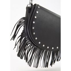 Torebki i plecaki damskie: Torba typu saddle bag z frędzlami - Czarny