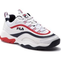Sneakersy FILA - Ray F Low 1010578.01M White/Fila Navy/Fila Red. Białe sneakersy męskie Fila, na co dzień, bez wzorów, ze skóry ekologicznej, klasyczne, bez zapięcia. Za 429,00 zł.