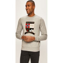 Tommy Hilfiger - Bluza. Niebieskie bluzy męskie TOMMY HILFIGER, s, z aplikacjami, z bawełny, z okrągłym kołnierzem, bez rękawów, bez kaptura. Za 539,90 zł.