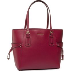 Torebka MICHAEL MICHAEL KORS - Voyager 30H7GV6T9L Berry. Czerwone torebki klasyczne damskie MICHAEL Michael Kors, bez wzorów, ze skóry, klasyczne, bez dodatków. W wyprzedaży za 829,00 zł.