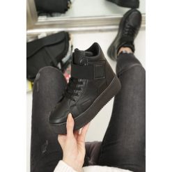 Czarne Sneakersy Rivka. Czarne buty sportowe damskie Renee, sportowe, wspinaczkowe. Za 109,99 zł.