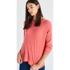 Sweter basic - Pomarańczo. Różowe swetry damskie Sinsay, s, bez wzorów, bez rękawów, bez kaptura. W wyprzedaży za 19,99 zł.