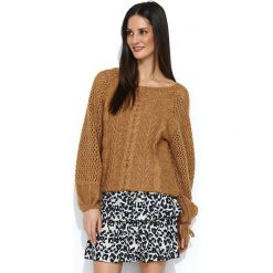 Oversizowy Kamelowy Sweter z Ażurowym Rękawem. Pomarańczowe swetry damskie Molly.pl, uniwersalny, z aplikacjami, bez rękawów, długie, bez kaptura. Za 134,90 zł.