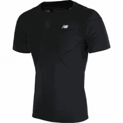 Koszulka kompresyjna - WSTM755BK. Koszulki męskie New Balance, m, bez wzorów, z elastanu, sportowe, bez kołnierzyka, bez rękawów. W wyprzedaży za 49,99 zł.
