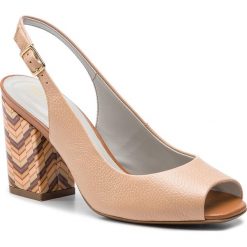 Sandały LORETTA VITALE - 8270-455-521 Almond Me. Pomarańczowe klapki damskie marki Loretta Vitale, bez wzorów, ze skóry, bez obcasa, na obcasie. Za 299,00 zł.