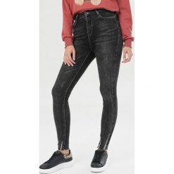 Ciemnoszare Jeansy Skinny Janafine. Szare jeansy damskie Born2be. Za 109,99 zł.