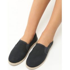 Czarne Espadryle Fait. Czarne espadryle damskie Born2be, bez wzorów, bez obcasa, na płaskiej podeszwie. Za 29,99 zł.