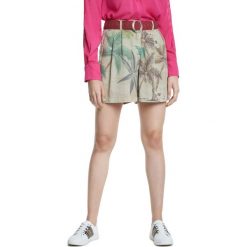 Desigual Pearl Harbour Szorty Beżowy. Brązowe szorty damskie Desigual, s, bez wzorów, z bawełny. Za 395,95 zł.