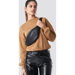 NA-KD Accessories Torebka saszetka NA-KD - Black. Czarne torebki klasyczne damskie NA-KD Accessories, w paski. Za 121,95 zł.