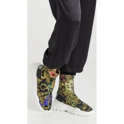 SNEAKERSY VERSACE JEANS COUTURE. Czarne sneakersy damskie z jeansu. Za 829,00 zł.