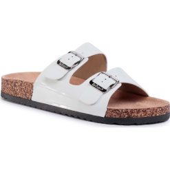 Klapki LEE COOPER - LCWL-20-35-034 Off White. Białe klapki damskie Lee Cooper, bez wzorów, ze skóry ekologicznej, bez obcasa. Za 69,00 zł.