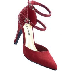 Czółenka bonprix czerwony kasztanowy. Czerwone buty ślubne damskie bonprix, z nadrukiem, z materiału, na szpilce. Za 79,99 zł.