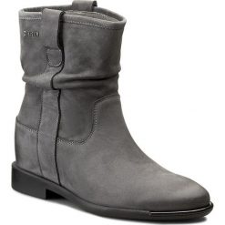 Botki CARINII - B3776 G65-000-PSK-B98. Szare botki damskie na obcasie Carinii, z materiału. W wyprzedaży za 289,00 zł.