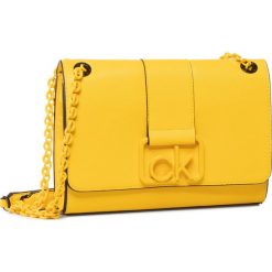 Torebka CALVIN KLEIN - Ck Signature Conv Crossbody Md K60K606350 ZA2. Żółte torebki klasyczne damskie Calvin Klein, z aplikacjami, ze skóry ekologicznej, klasyczne, zdobione, bez dodatków. W wyprzedaży za 489,00 zł.